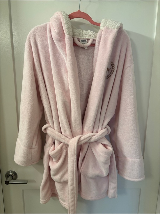PINK Victoria's Secret Other - VS PINK Robe
